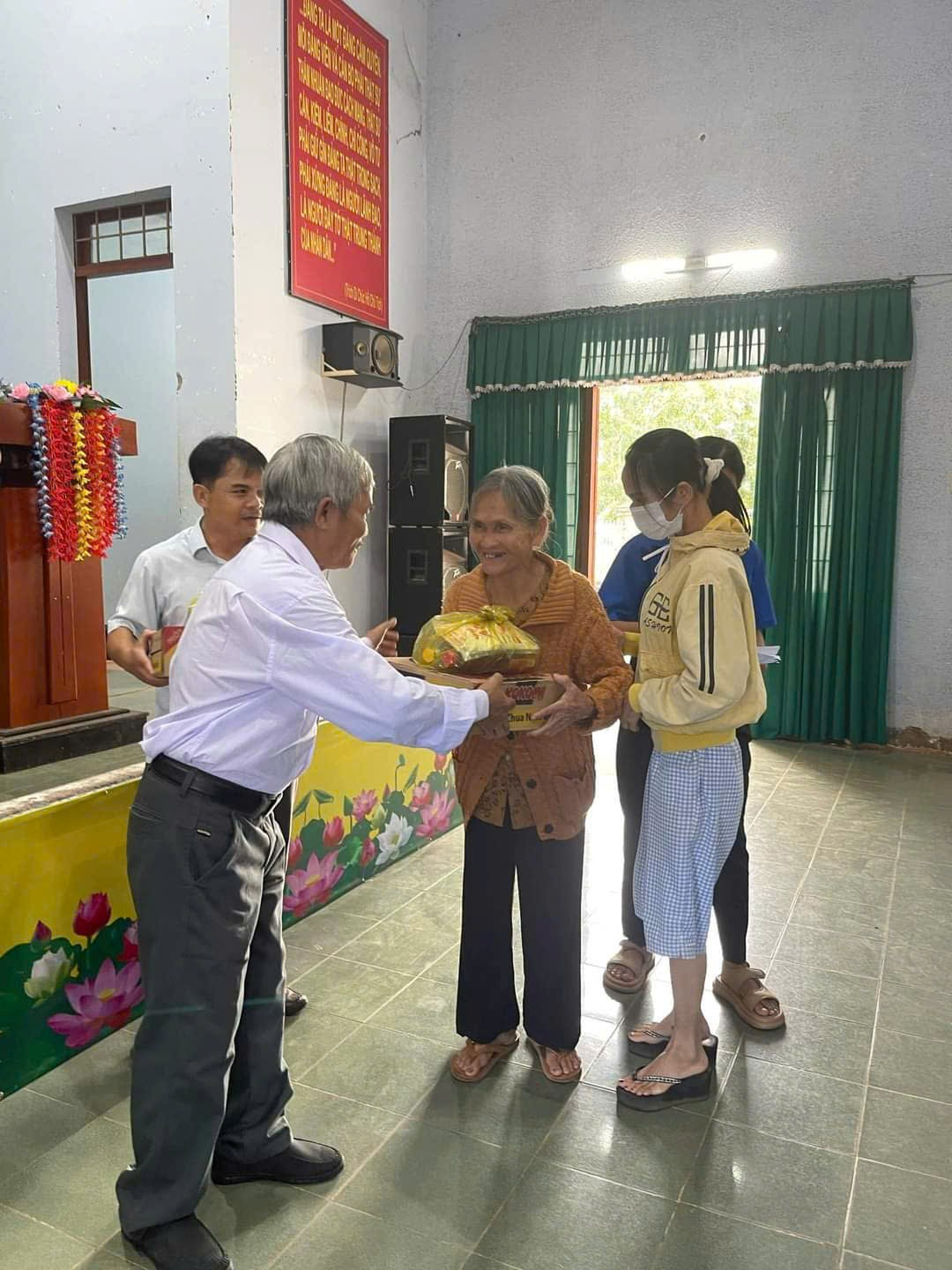 Tặng quà Buôn Phê 2
